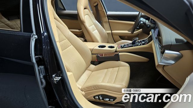 Porsche Panamera 2018 — photo 12