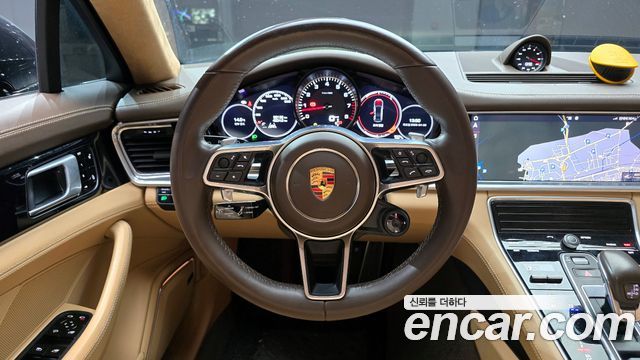 Porsche Panamera 2018 — photo 13