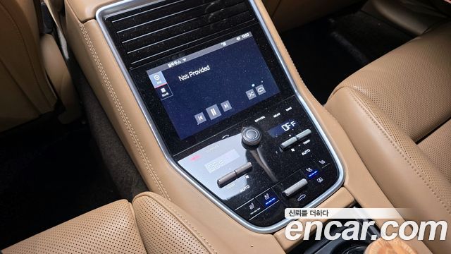 Porsche Panamera 2018 — photo 18