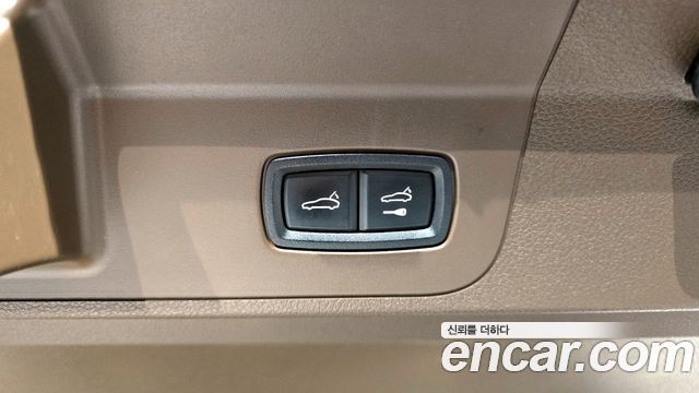 Porsche Panamera 2018 — photo 19