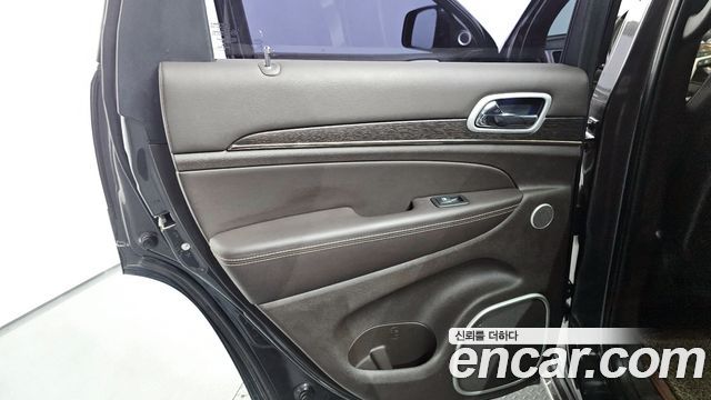 Jeep Cherokee 2018 — photo 15