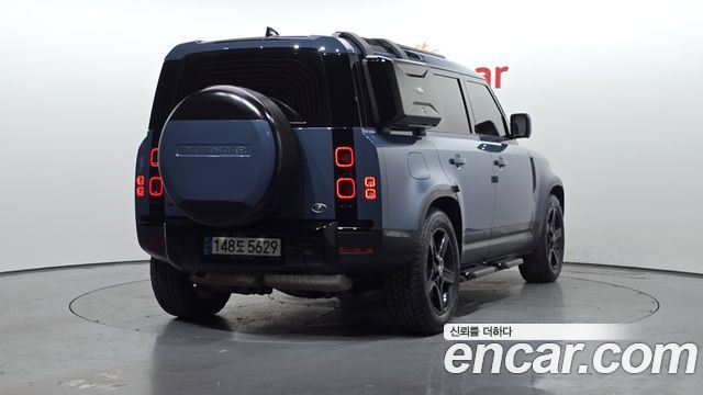 Land Rover Defender 2023 — photo 2