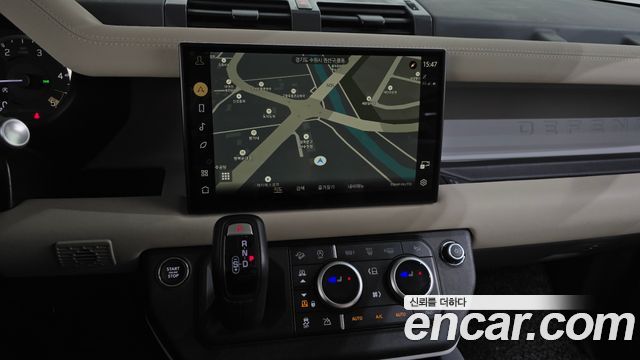 Land Rover Defender 2023 — photo 21