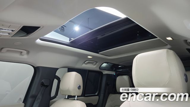 Land Rover Defender 2023 — photo 25