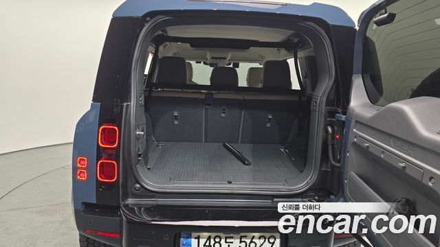 Land Rover Defender 2023 — photo 26
