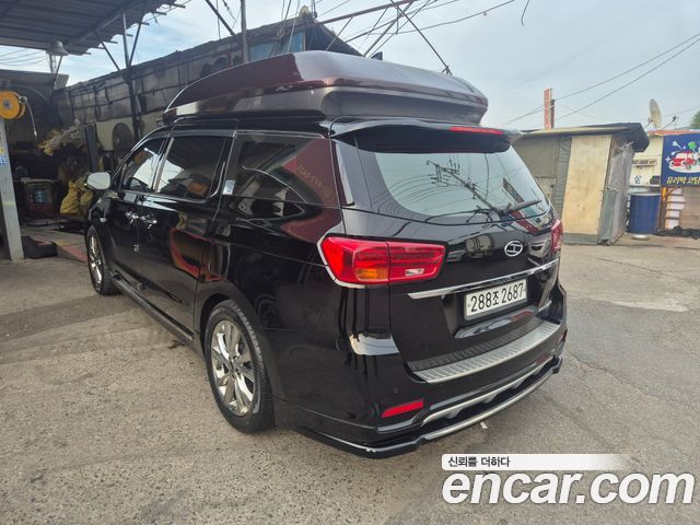 Kia Canival 2020 — photo 7