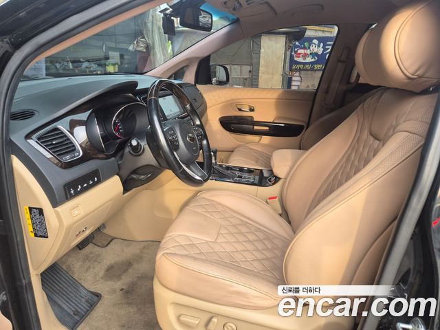 Kia Canival 2020 — photo 16