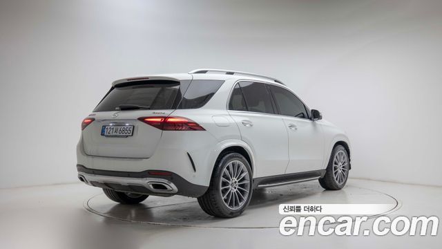 Mercedes-Benz GLE-Class 2025 — photo 2