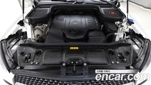 Mercedes-Benz GLE-Class 2025 — photo 6