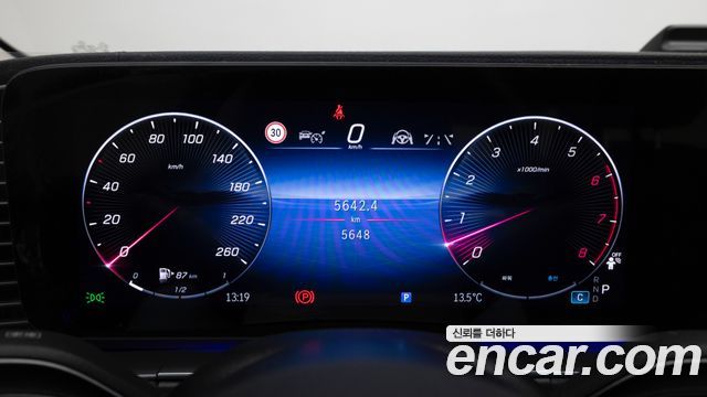 Mercedes-Benz GLE-Class 2025 — photo 8