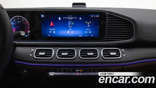 Mercedes-Benz GLE-Class 2025 — photo 16