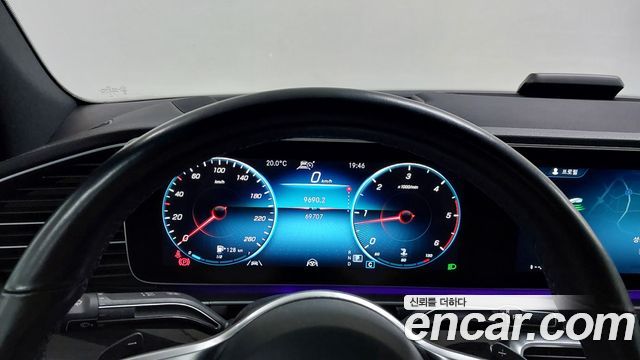 Mercedes-Benz GLE-Class 2023 — photo 8
