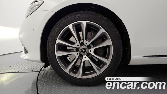 Mercedes-Benz E-Class 2018 — photo 5