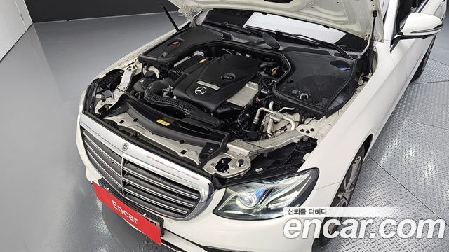 Mercedes-Benz E-Class 2018 — photo 6