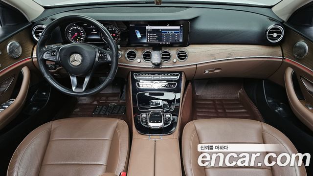 Mercedes-Benz E-Class 2018 — photo 7