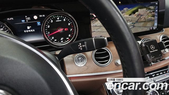 Mercedes-Benz E-Class 2018 — photo 9