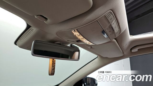 Mercedes-Benz E-Class 2018 — photo 17