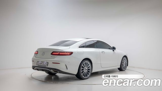 Mercedes-Benz E-Class 2021 — photo 2