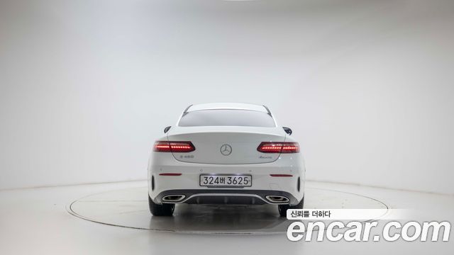 Mercedes-Benz E-Class 2021 — photo 4