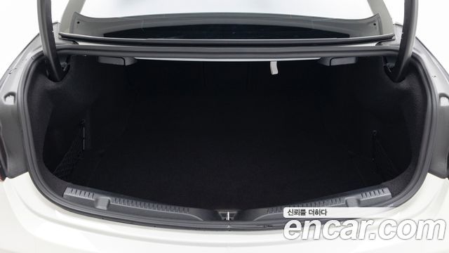 Mercedes-Benz E-Class 2021 — photo 11