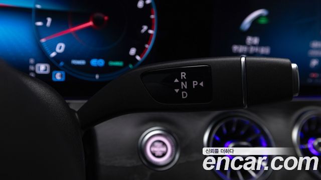 Mercedes-Benz E-Class 2021 — photo 19