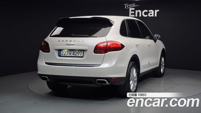 Porsche Cayenne 2012 — photo 2