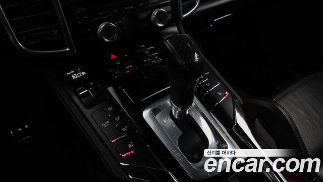 Porsche Cayenne 2012 — photo 9