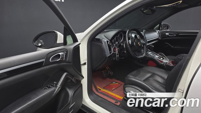 Porsche Cayenne 2012 — photo 10