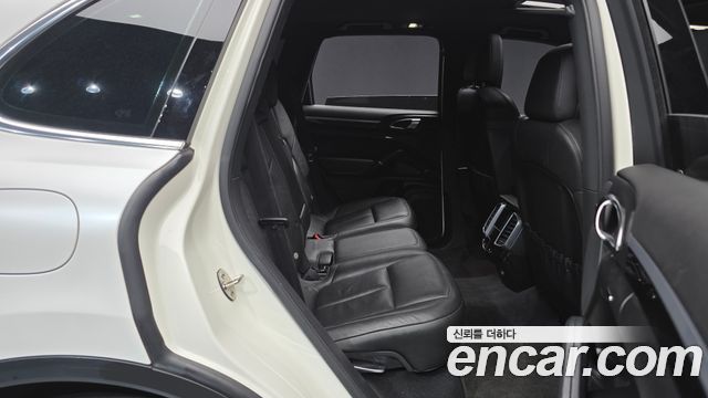 Porsche Cayenne 2012 — photo 11