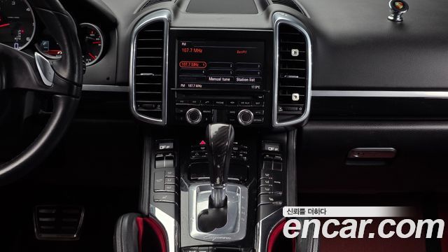 Porsche Cayenne 2012 — photo 13