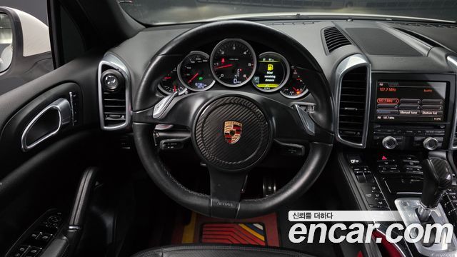 Porsche Cayenne 2012 — photo 14