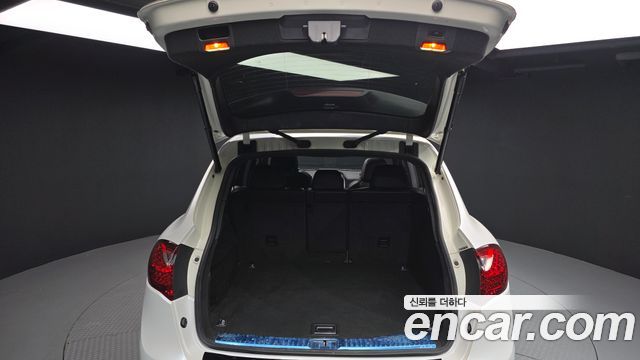 Porsche Cayenne 2012 — photo 20