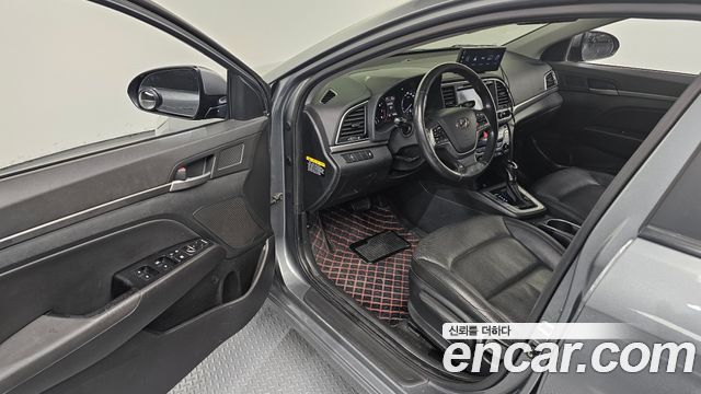Hyundai AVANTE 2016 — photo 13