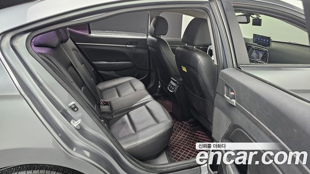 Hyundai AVANTE 2016 — photo 18