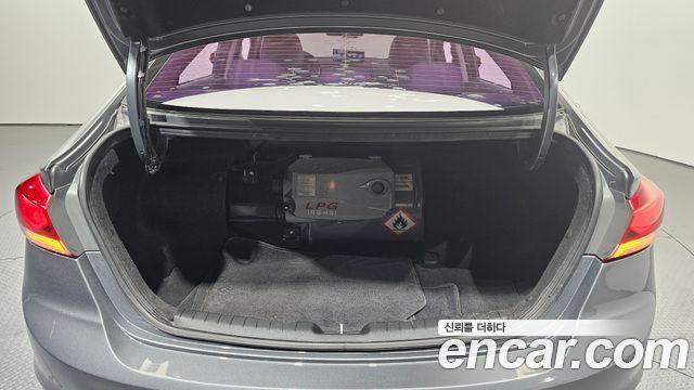 Hyundai AVANTE 2016 — photo 23