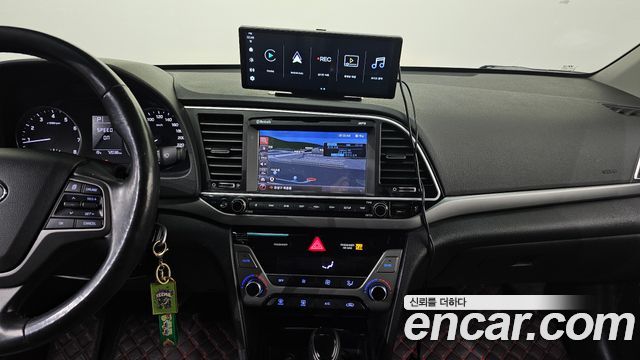 Hyundai AVANTE 2016 — photo 25