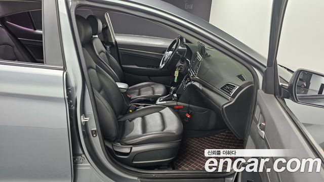 Hyundai AVANTE 2016 — photo 16