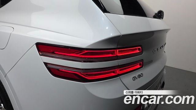 Genesis GV80 2023 — photo 9