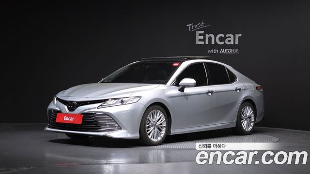 Toyota Camry 2018 — photo 1
