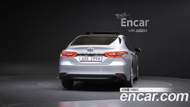 Toyota Camry 2018 — photo 4