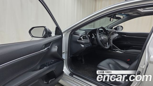Toyota Camry 2018 — photo 13