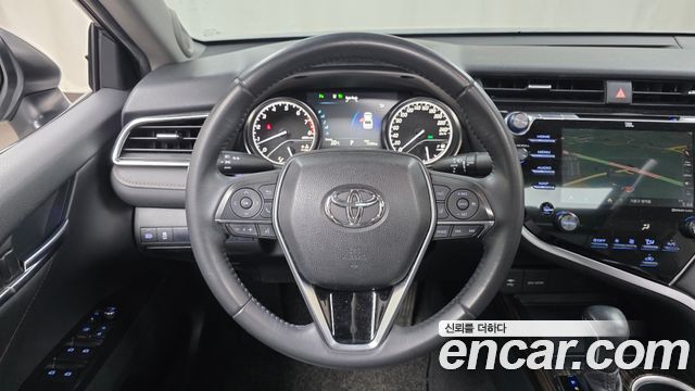 Toyota Camry 2018 — photo 19