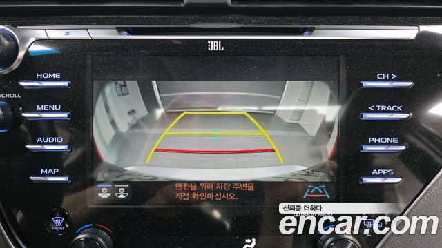 Toyota Camry 2018 — photo 21