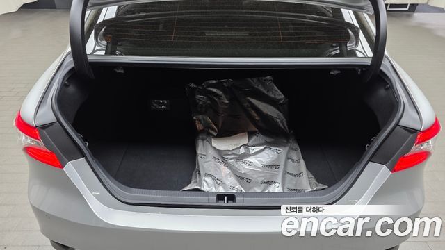 Toyota Camry 2018 — photo 26