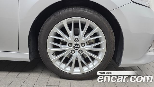 Toyota Camry 2018 — photo 7