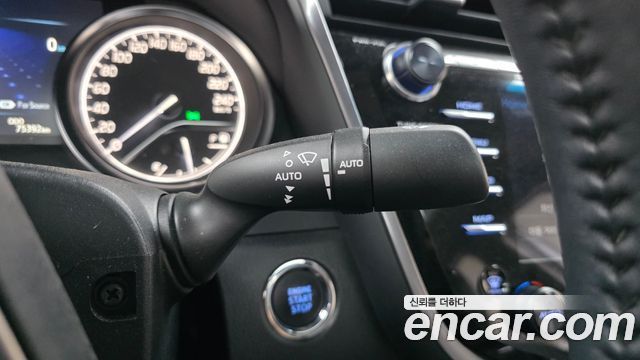 Toyota Camry 2018 — photo 28