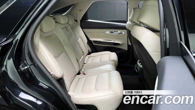 Genesis GV70 2021 — photo 11