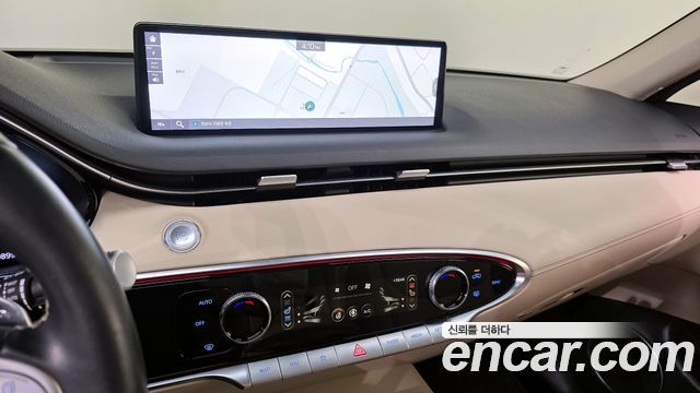 Genesis GV70 2021 — photo 16