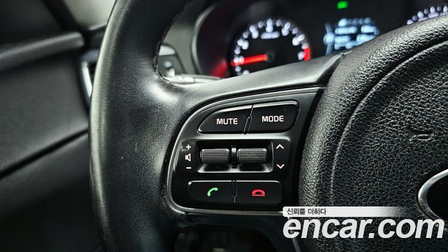 Kia K5 2016 — photo 22