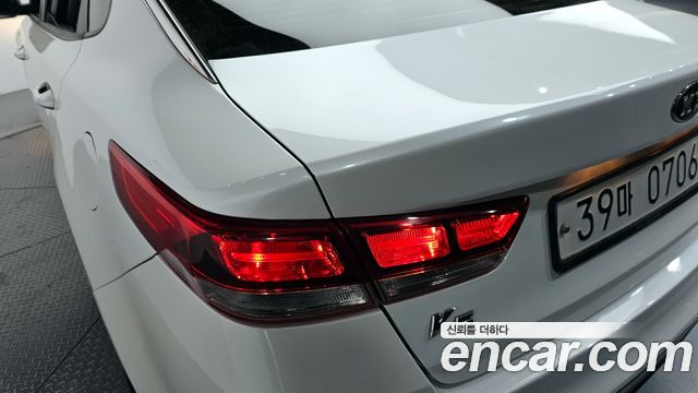 Kia K5 2016 — photo 9